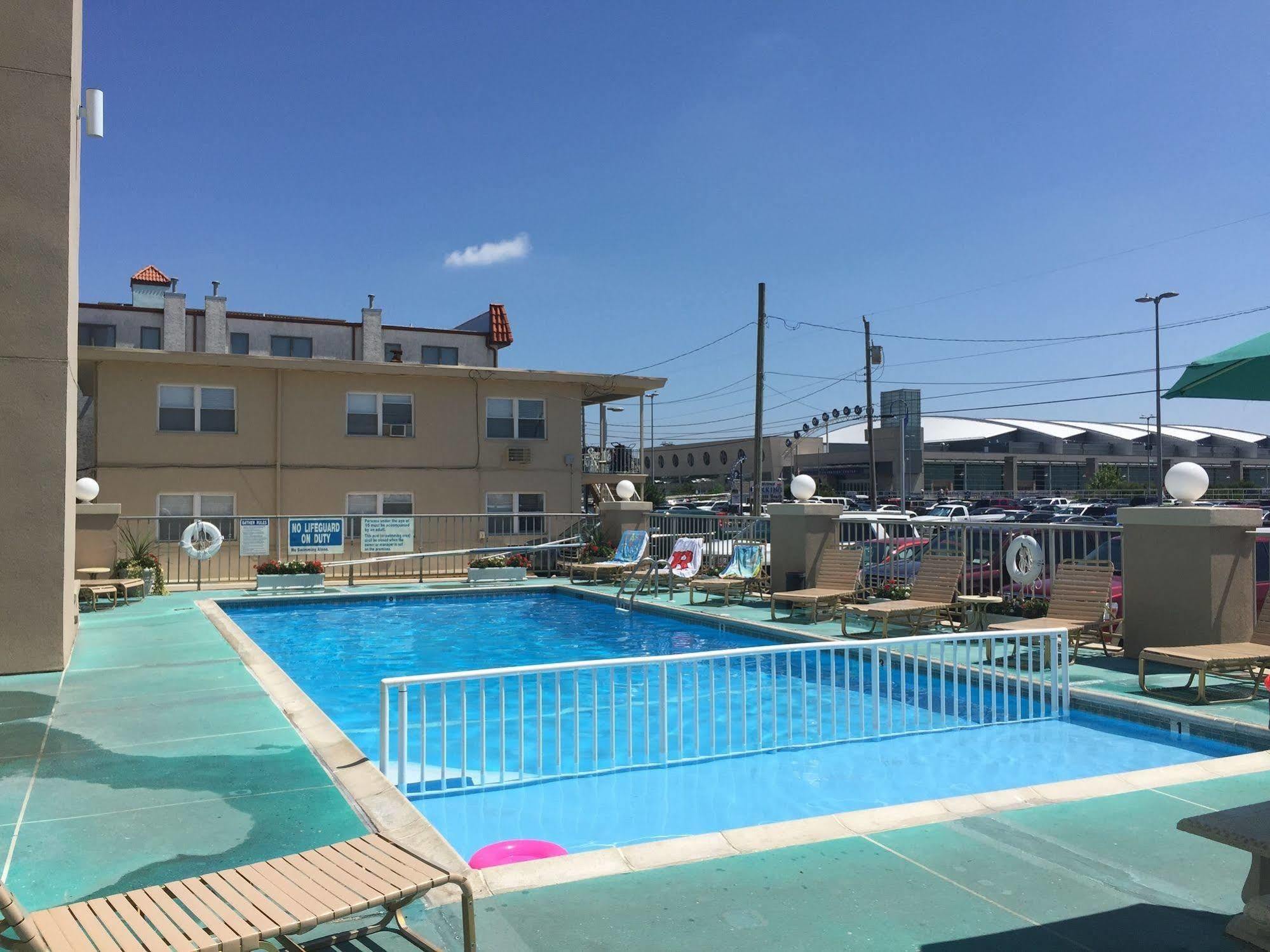 וויילדווד Aquarius Oceanfront Inn מראה חיצוני תמונה