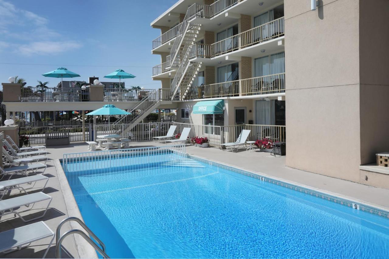 וויילדווד Aquarius Oceanfront Inn מראה חיצוני תמונה